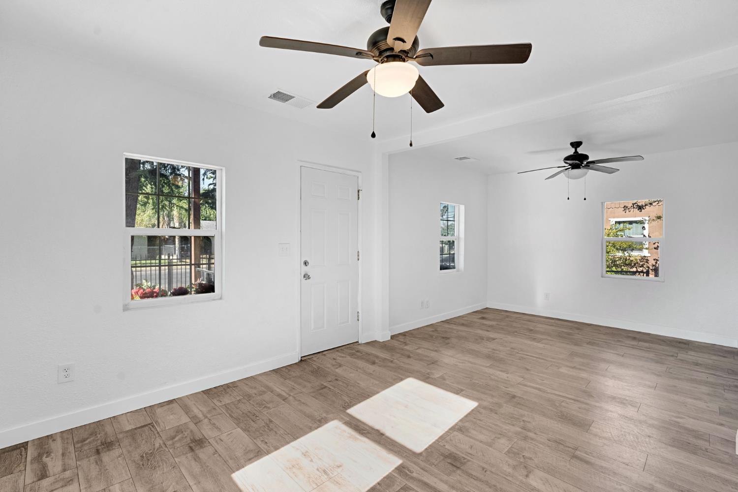 370 W Spruce Ave, Pinedale, CA 93650