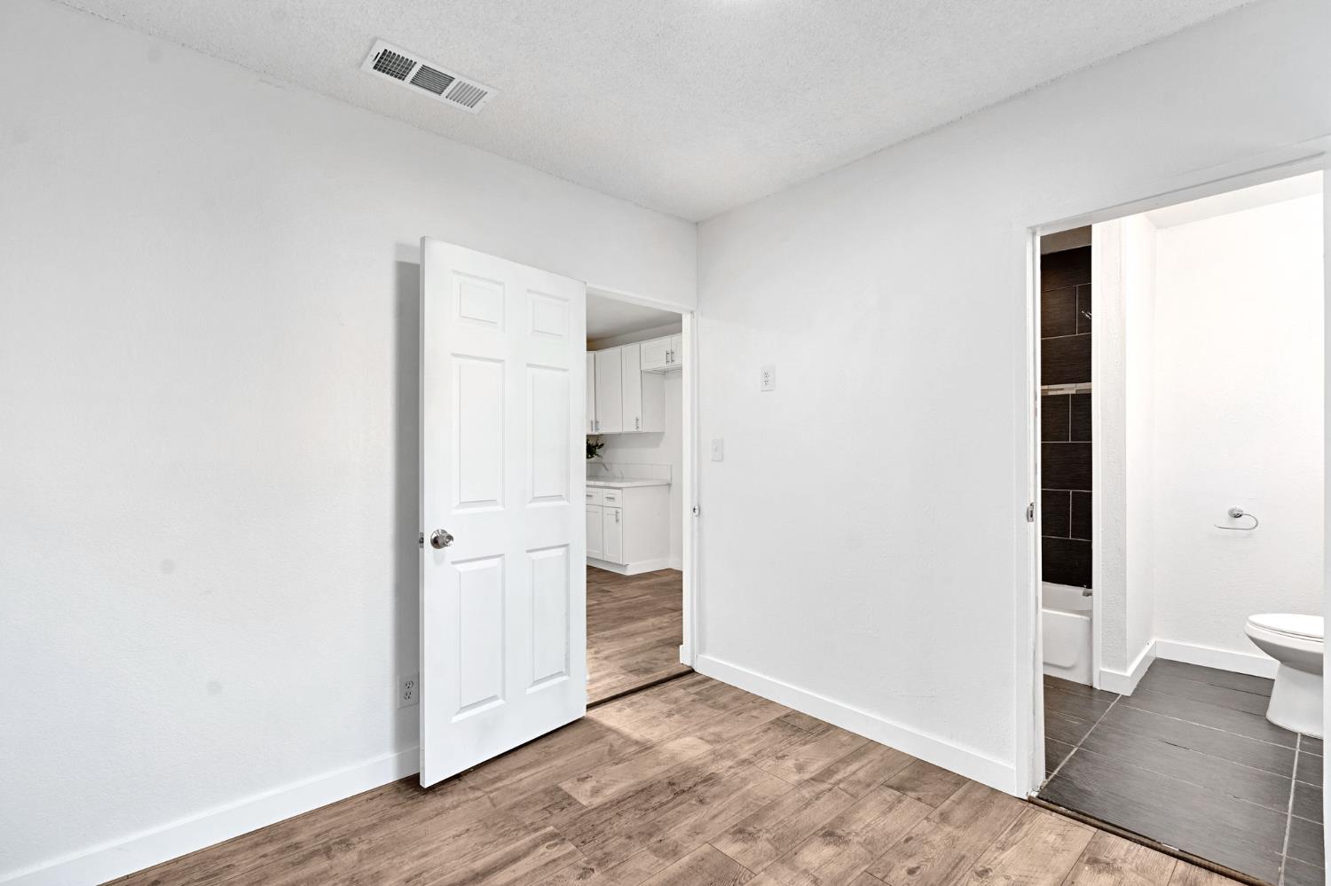 370 W Spruce Ave, Pinedale, CA 93650