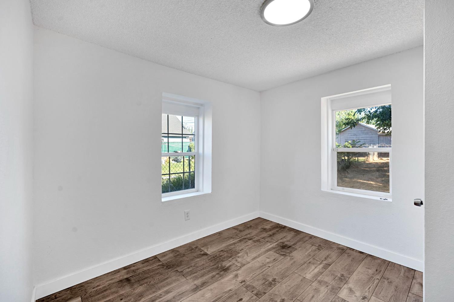 370 W Spruce Ave, Pinedale, CA 93650