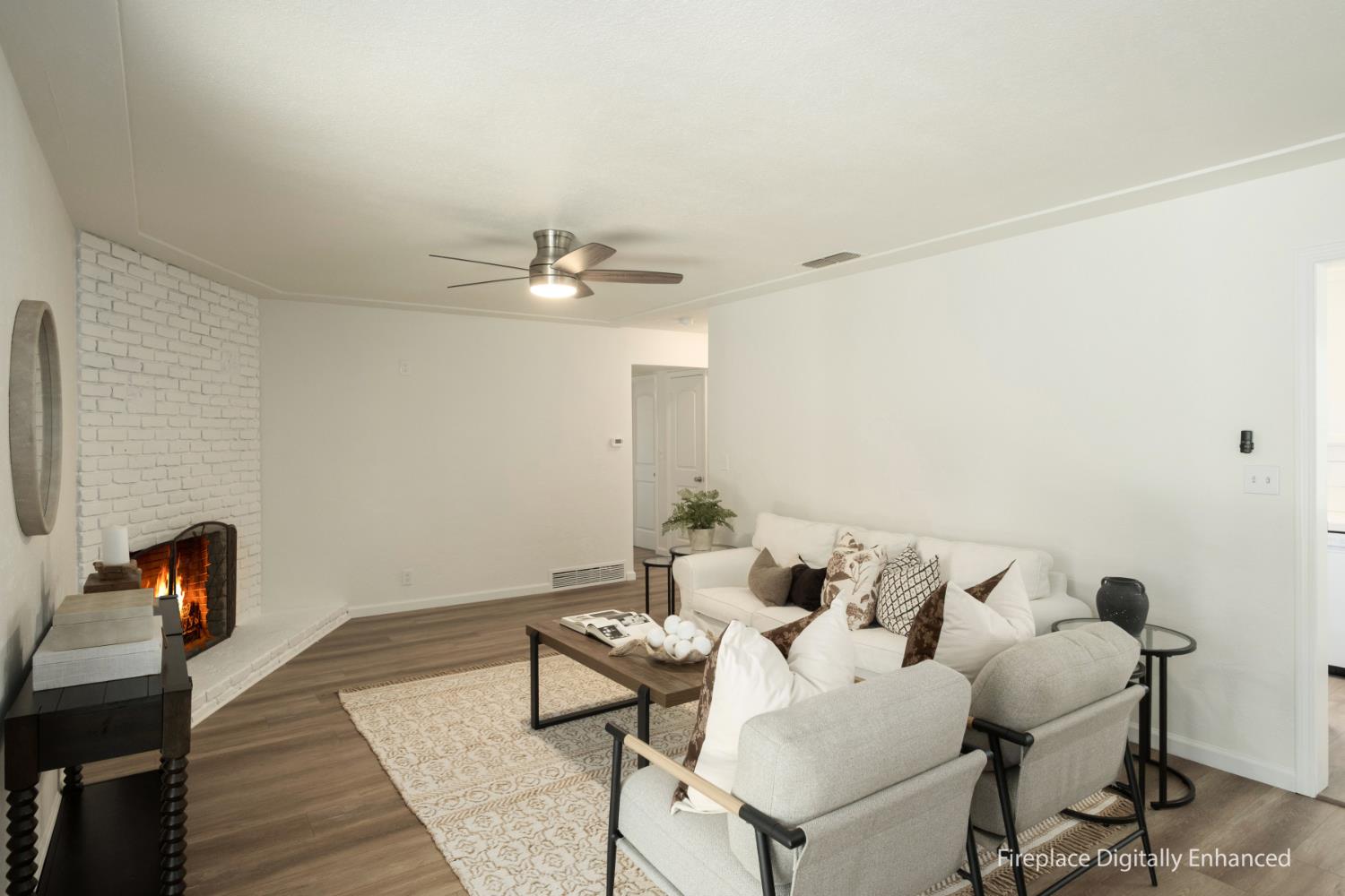 1019 W Ashcroft Ave, Fresno, CA 93705