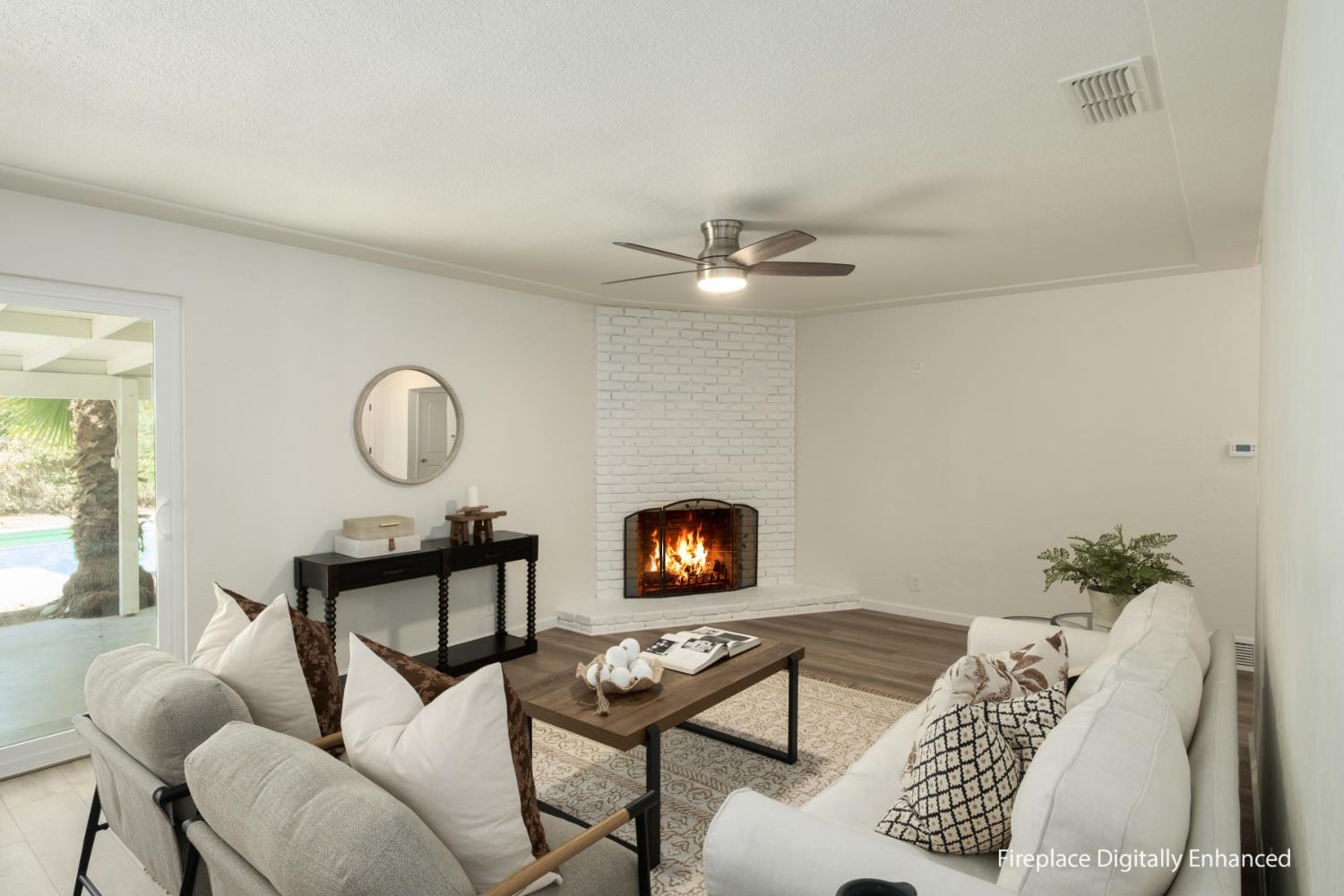 1019 W Ashcroft Ave, Fresno, CA 93705