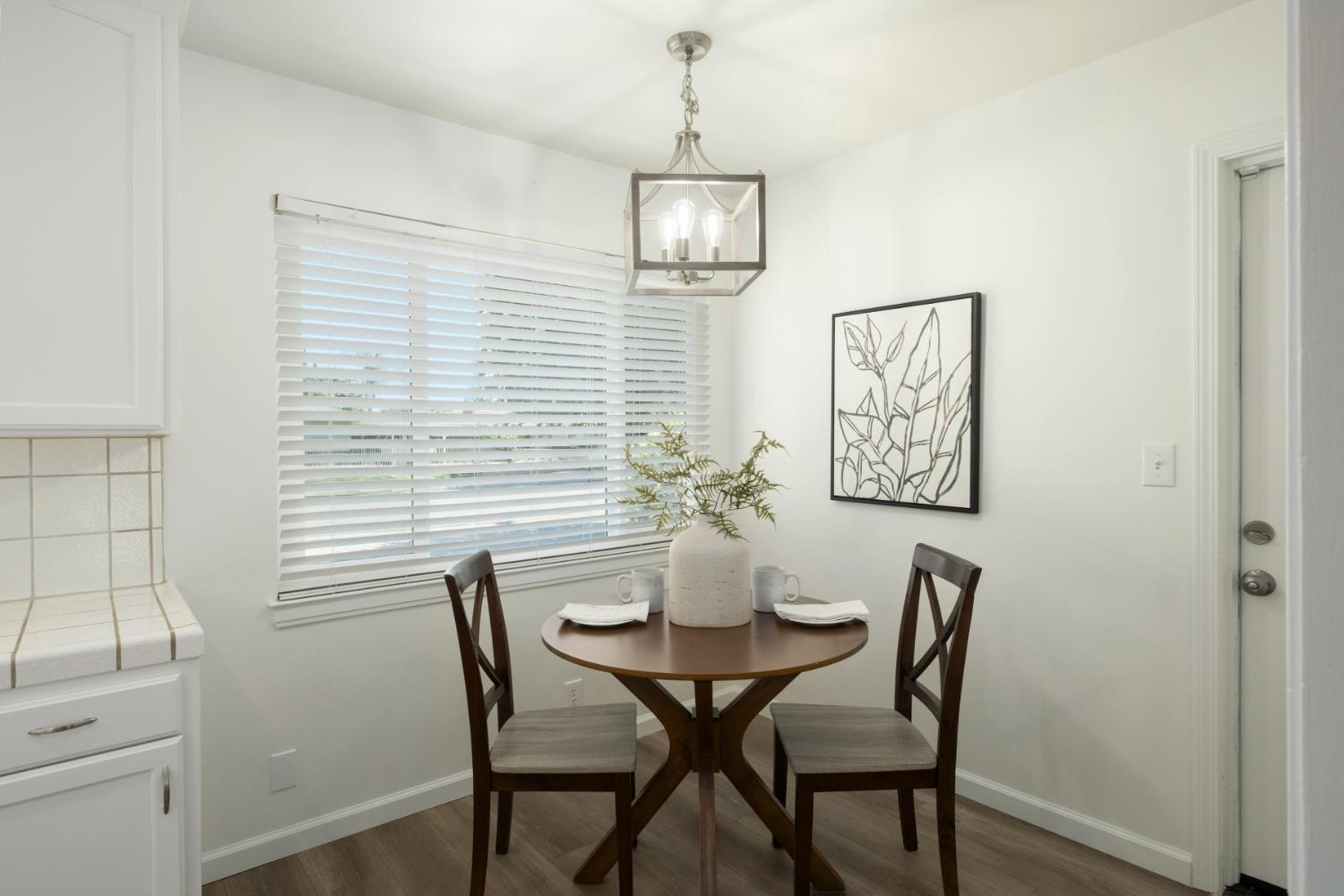 1019 W Ashcroft Ave, Fresno, CA 93705