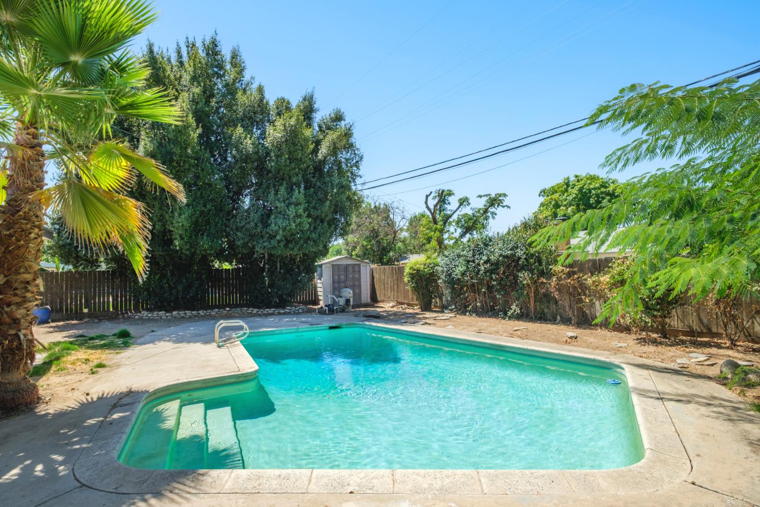1019 W Ashcroft Ave, Fresno, CA 93705