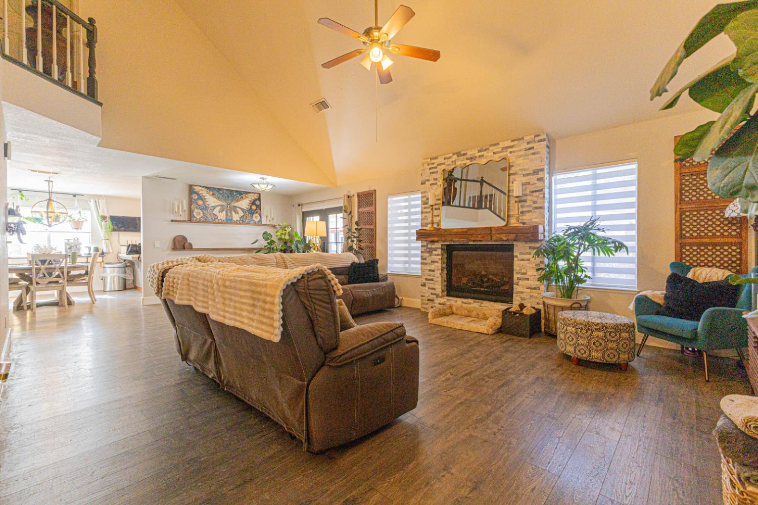 581 W El Paso Ave, Clovis, CA 93611