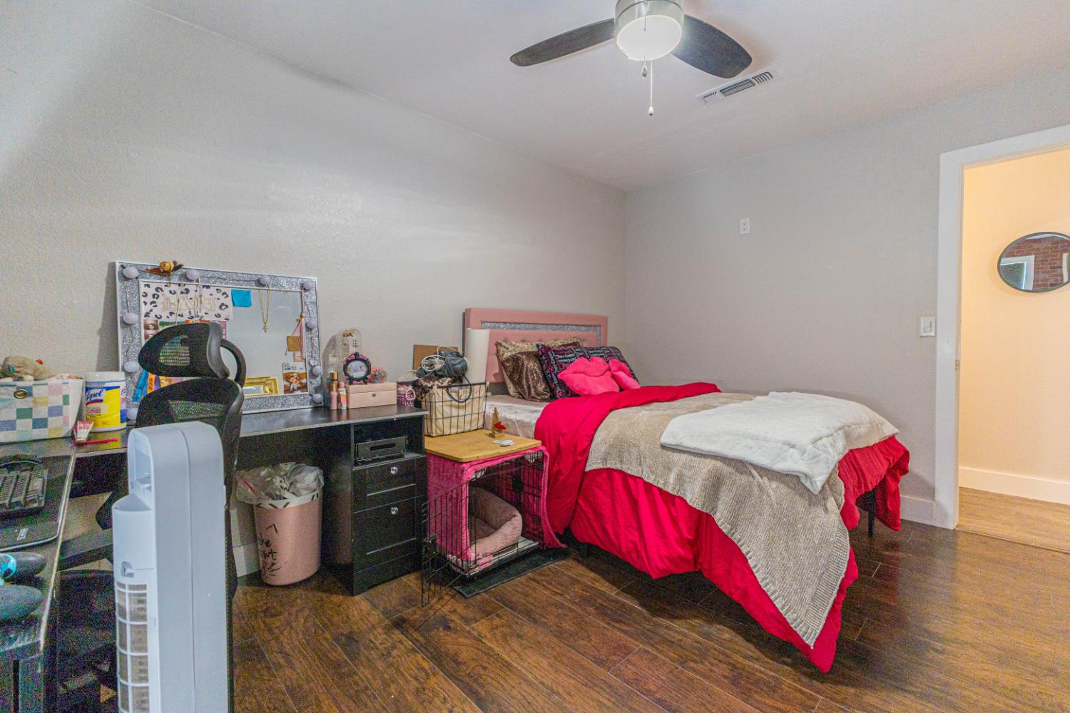 581 W El Paso Ave, Clovis, CA 93611