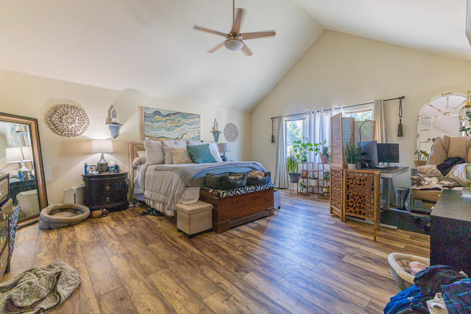 581 W El Paso Ave, Clovis, CA 93611
