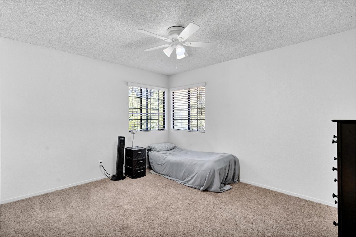 4860 N Woodrow Ave #123, Fresno, CA 93726