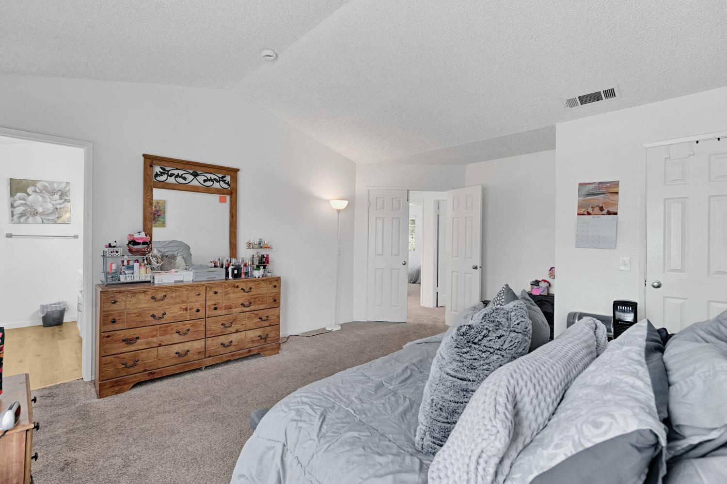 4860 N Woodrow Ave #123, Fresno, CA 93726