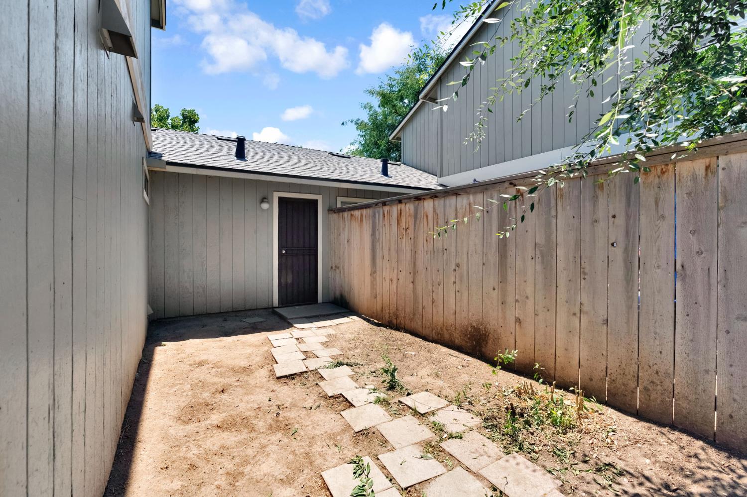 4860 N Woodrow Ave #123, Fresno, CA 93726