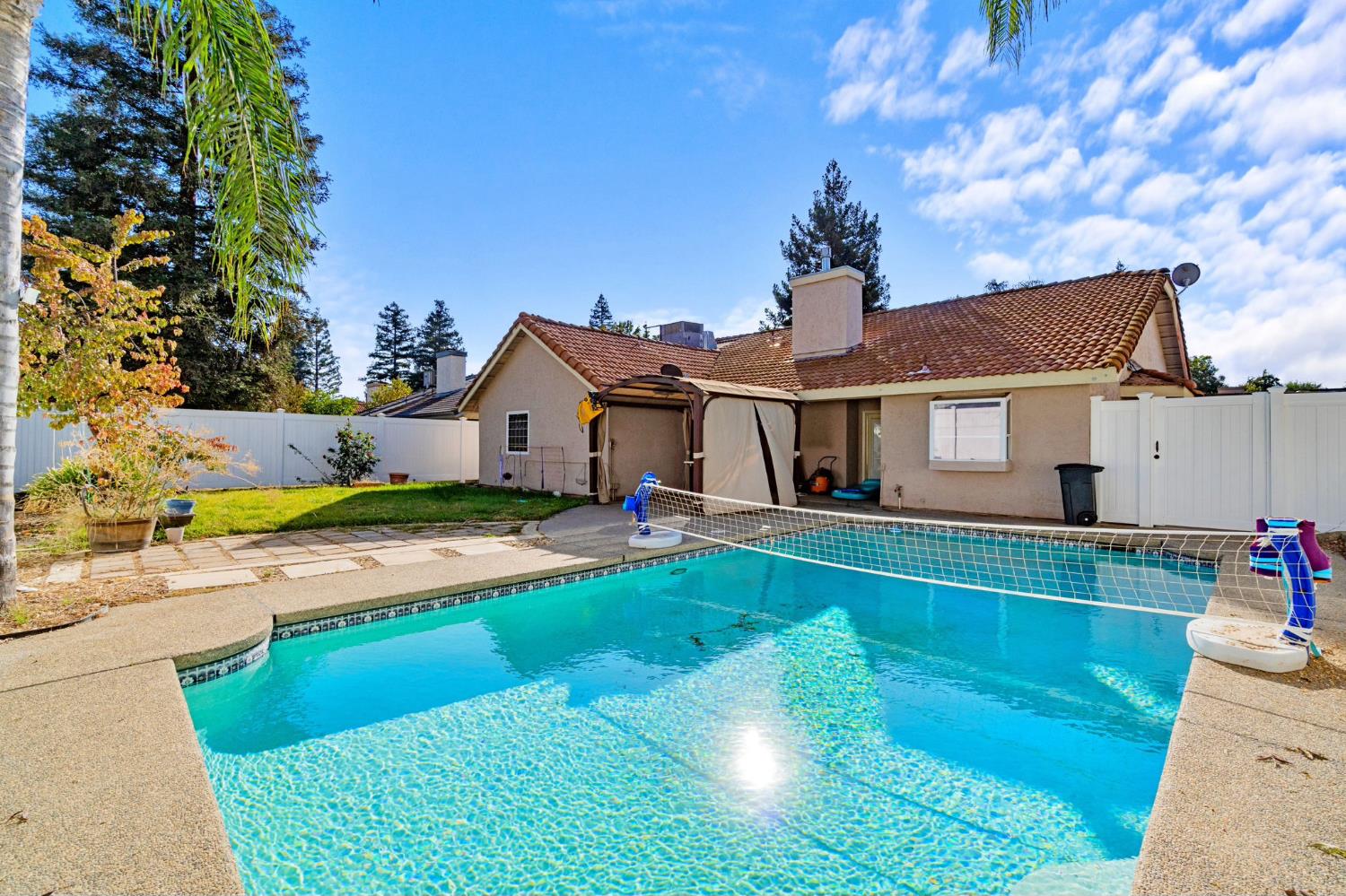 2505 Stuart Ave, Clovis, CA 93611