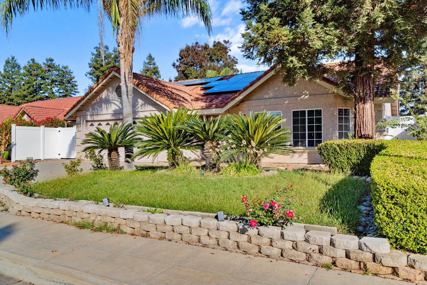 2505 Stuart Ave, Clovis, CA 93611