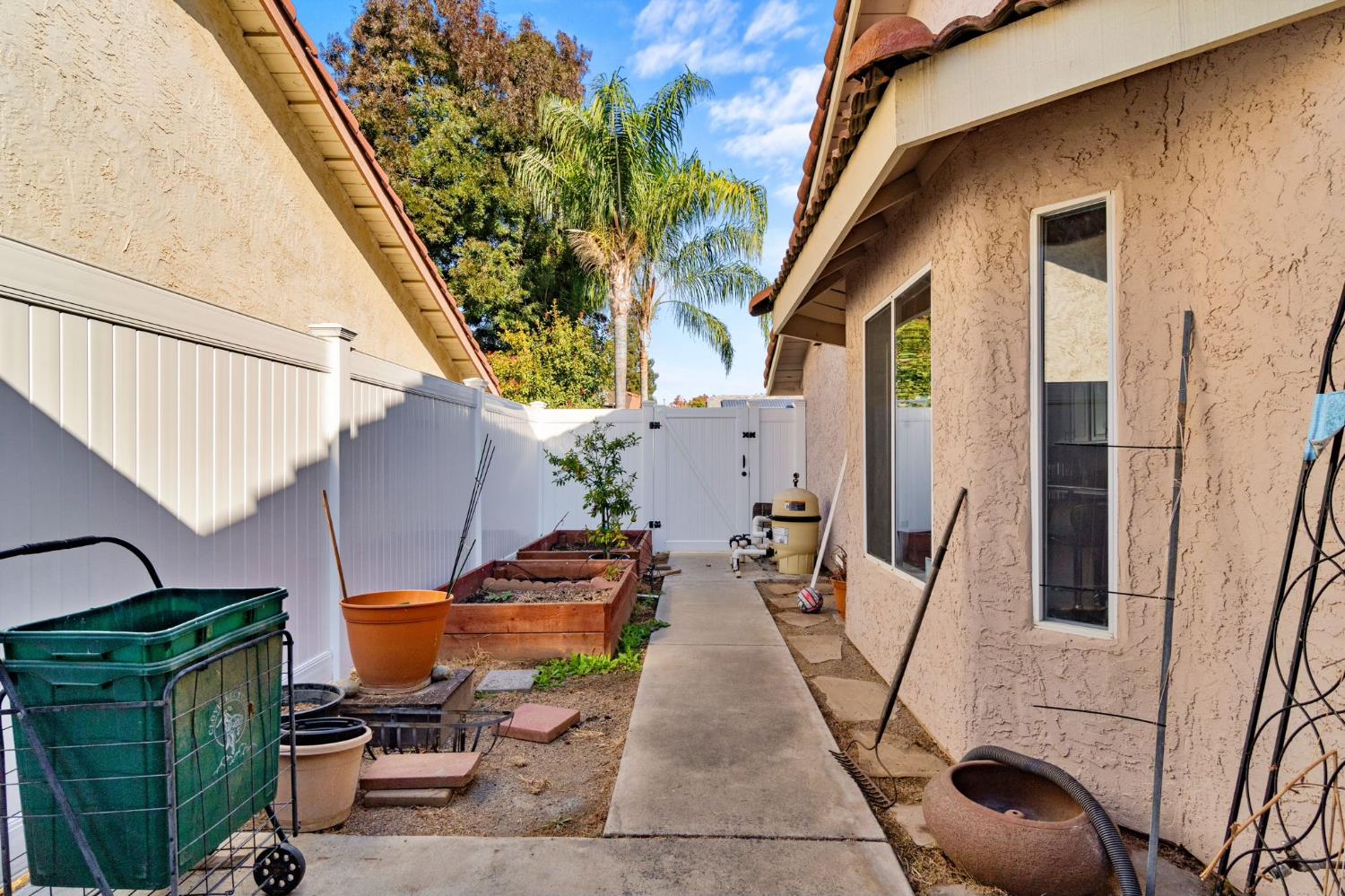 2505 Stuart Ave, Clovis, CA 93611