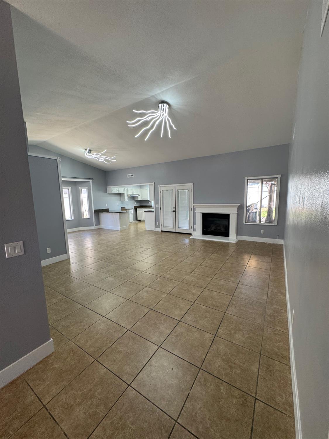2505 Stuart Ave, Clovis, CA 93611