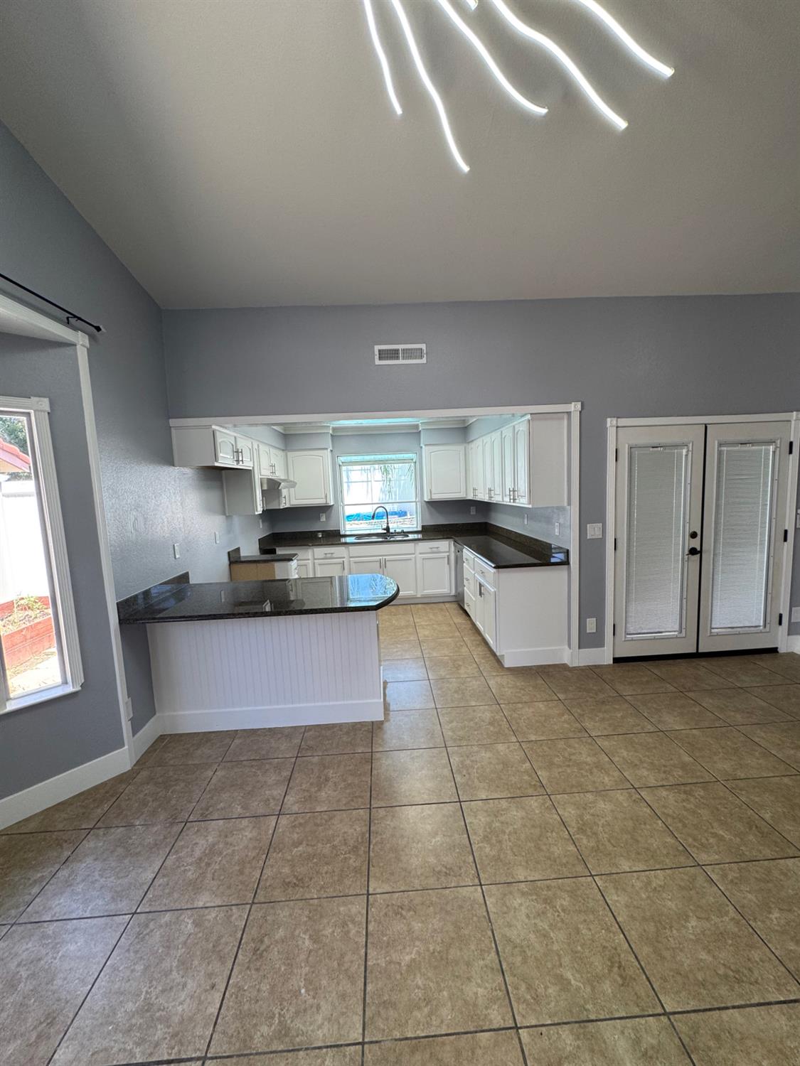 2505 Stuart Ave, Clovis, CA 93611