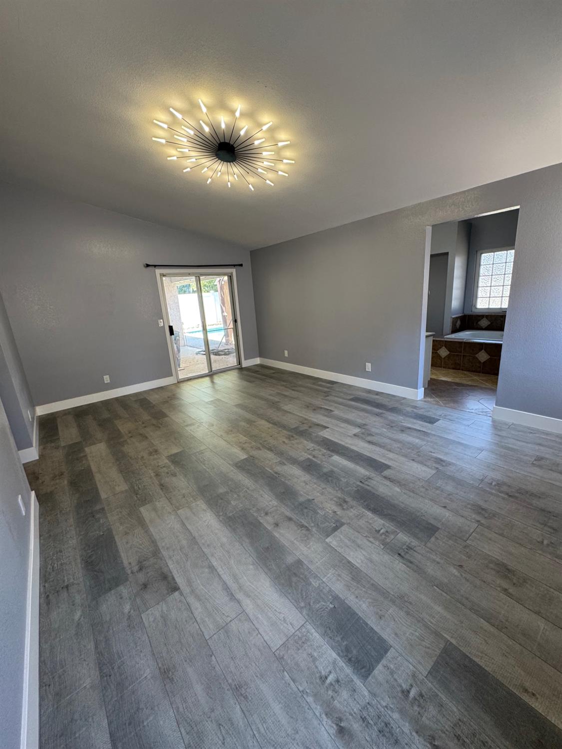2505 Stuart Ave, Clovis, CA 93611