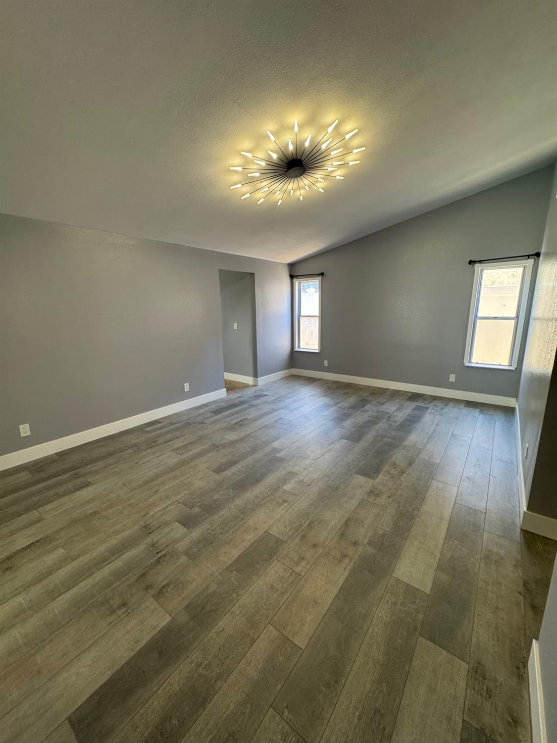 2505 Stuart Ave, Clovis, CA 93611