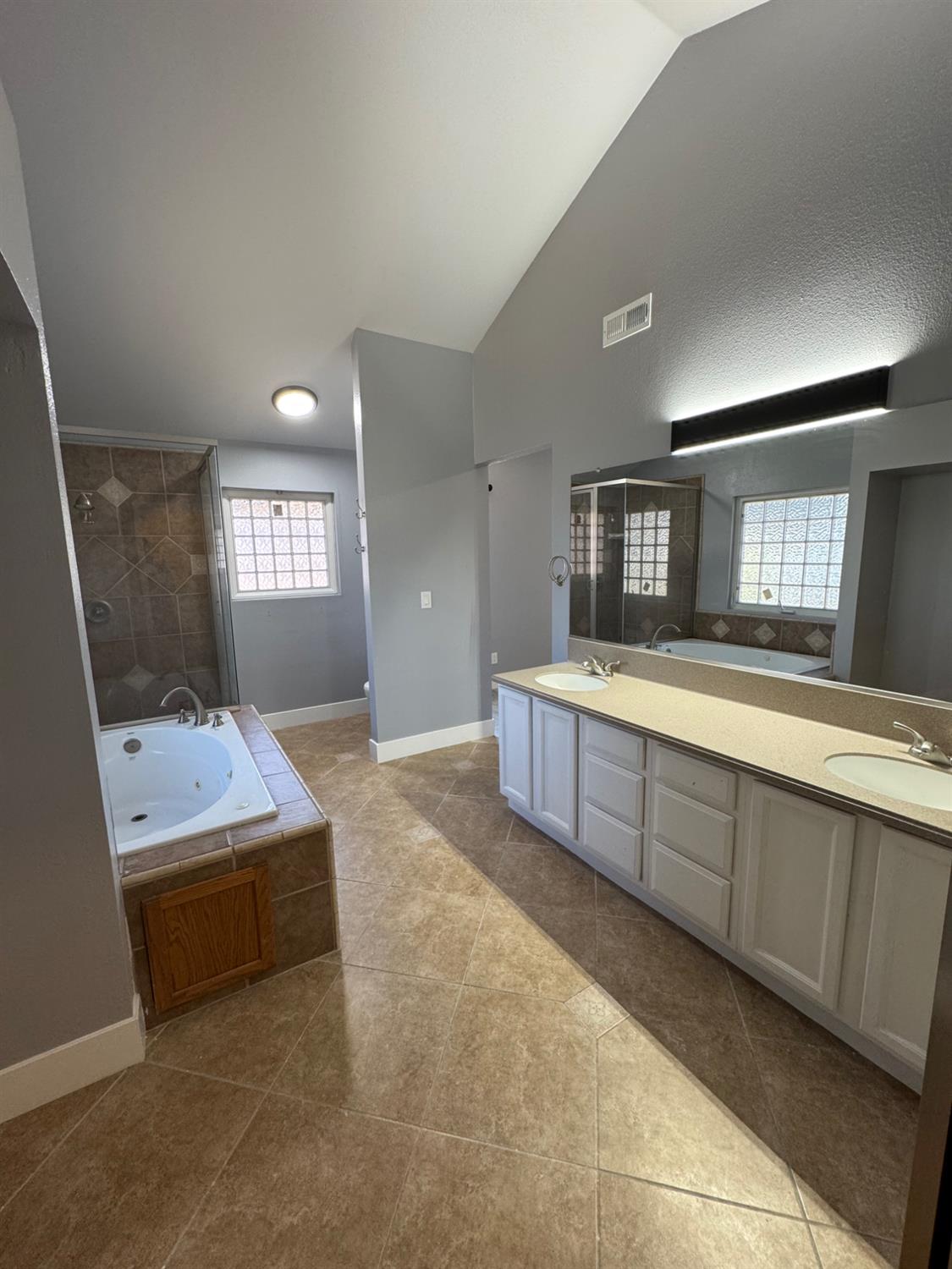 2505 Stuart Ave, Clovis, CA 93611