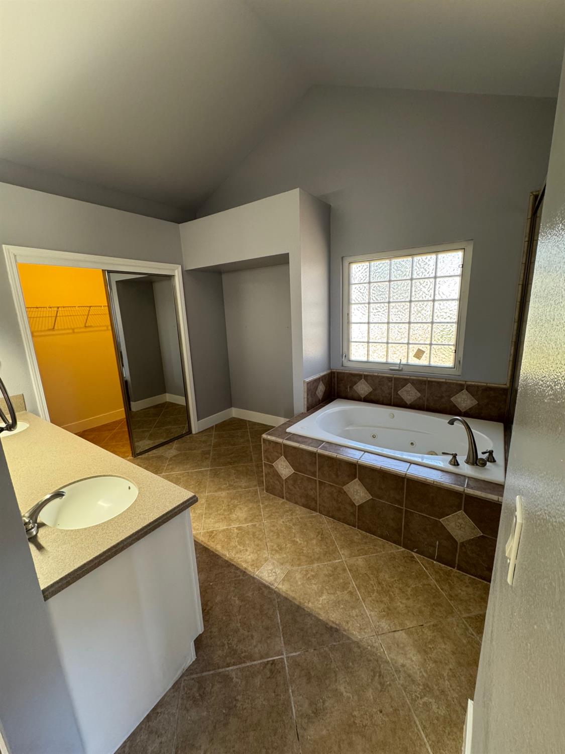 2505 Stuart Ave, Clovis, CA 93611