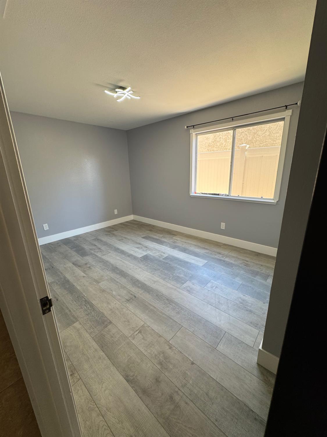 2505 Stuart Ave, Clovis, CA 93611
