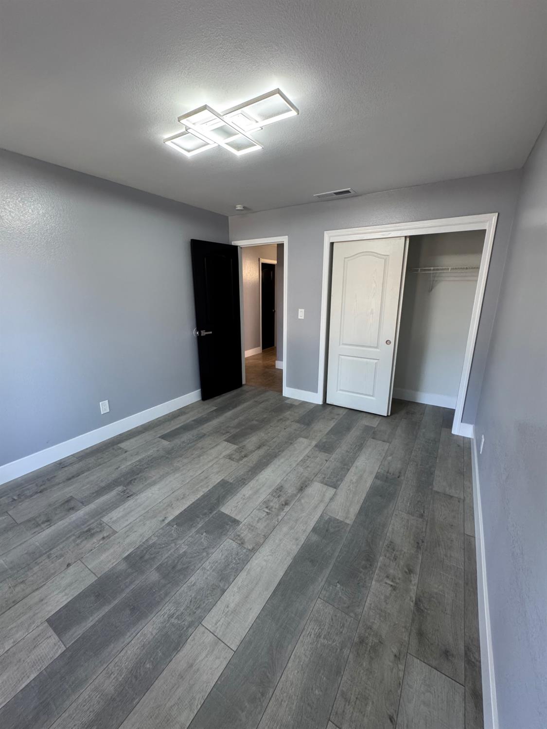 2505 Stuart Ave, Clovis, CA 93611