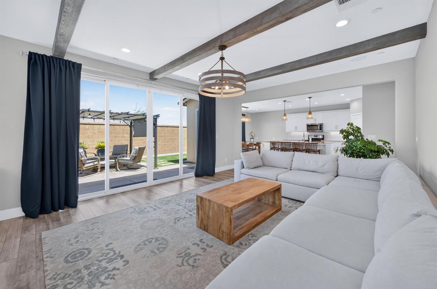 3853 Morris Ave, Clovis, CA 93619