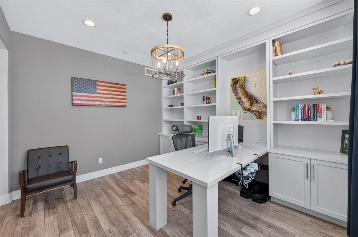 3853 Morris Ave, Clovis, CA 93619