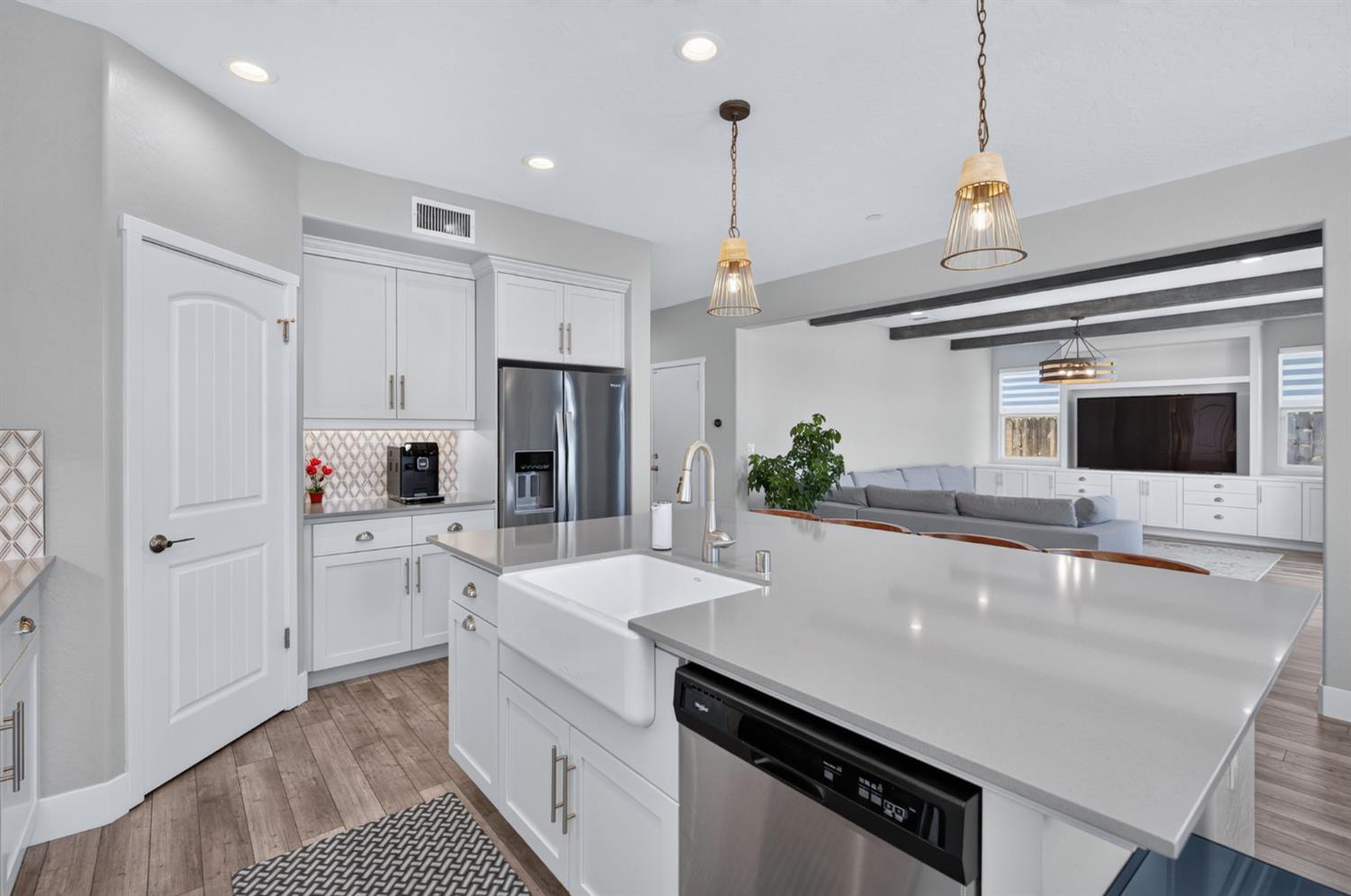 3853 Morris Ave, Clovis, CA 93619