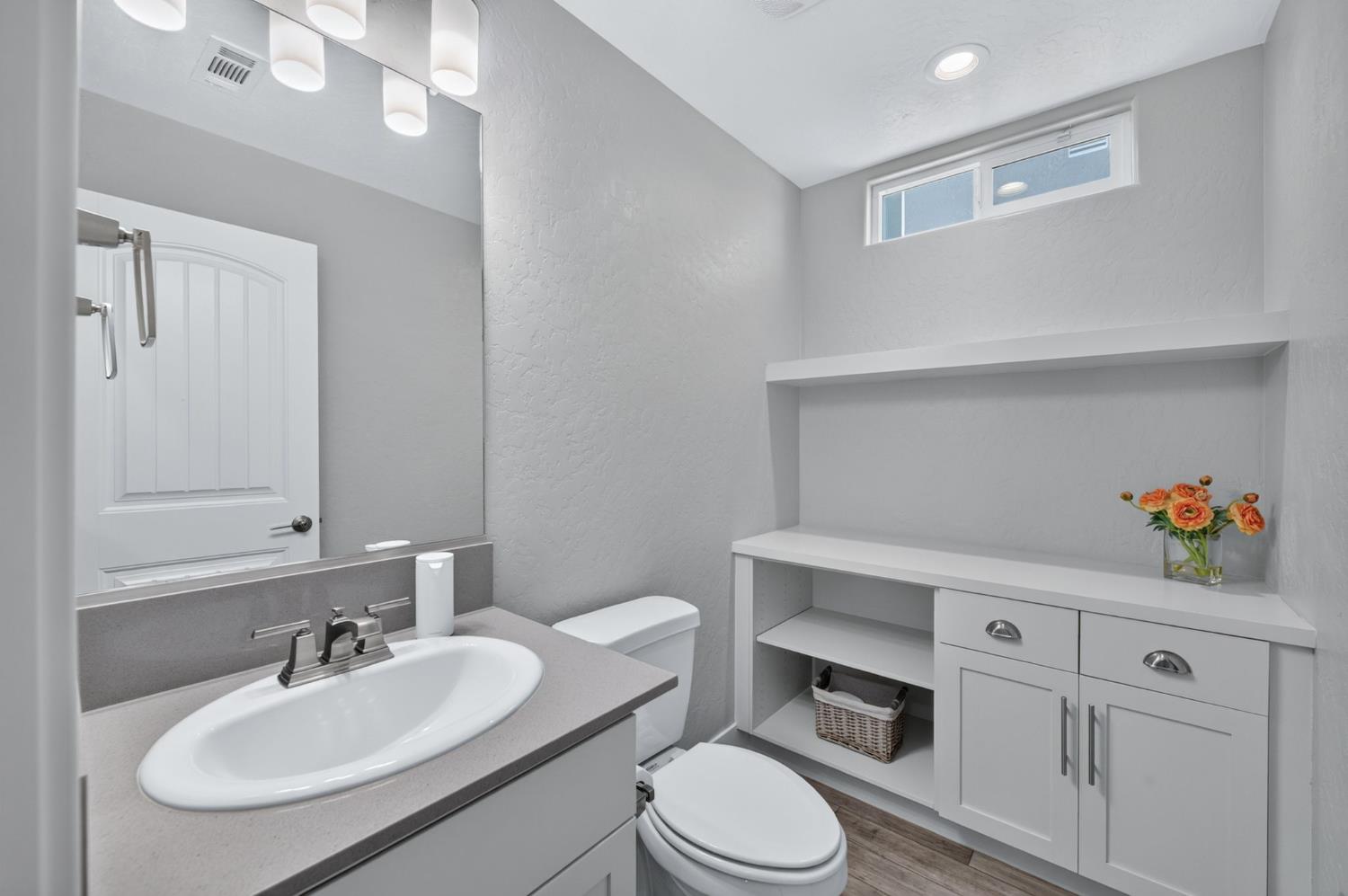3853 Morris Ave, Clovis, CA 93619