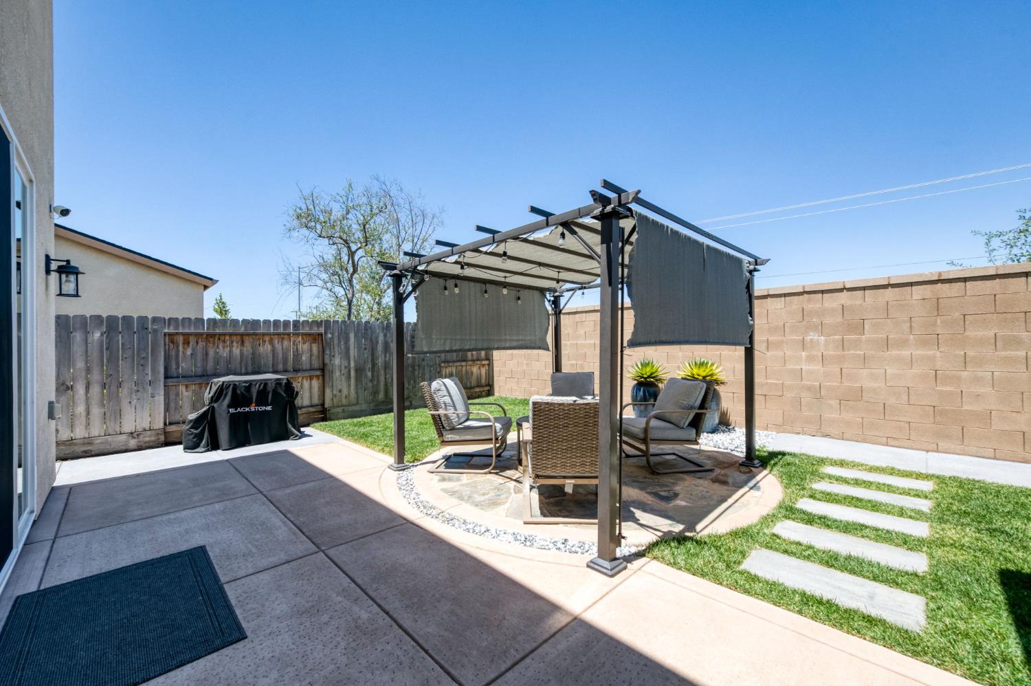 3853 Morris Ave, Clovis, CA 93619
