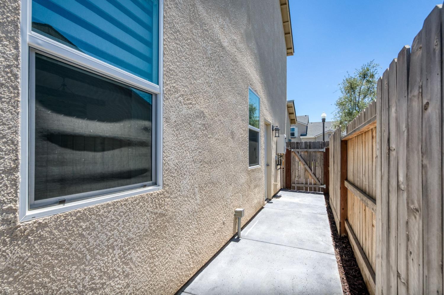 3853 Morris Ave, Clovis, CA 93619
