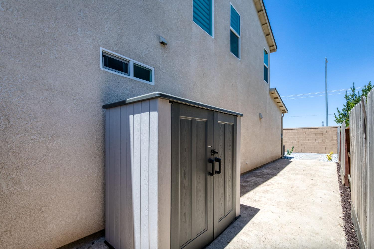 3853 Morris Ave, Clovis, CA 93619