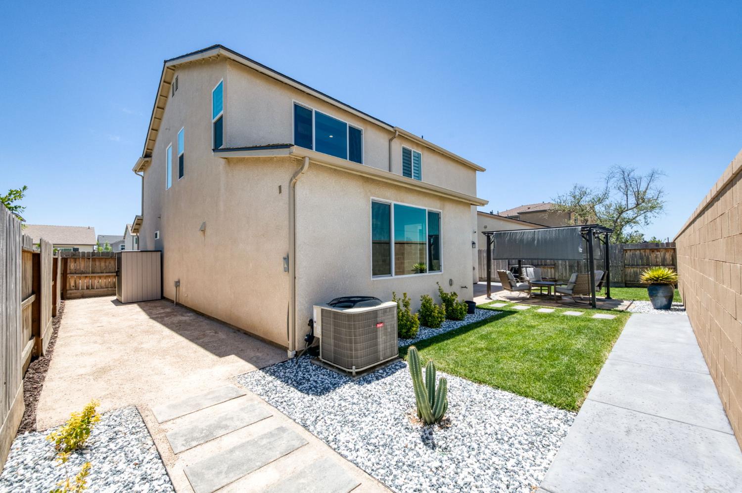 3853 Morris Ave, Clovis, CA 93619