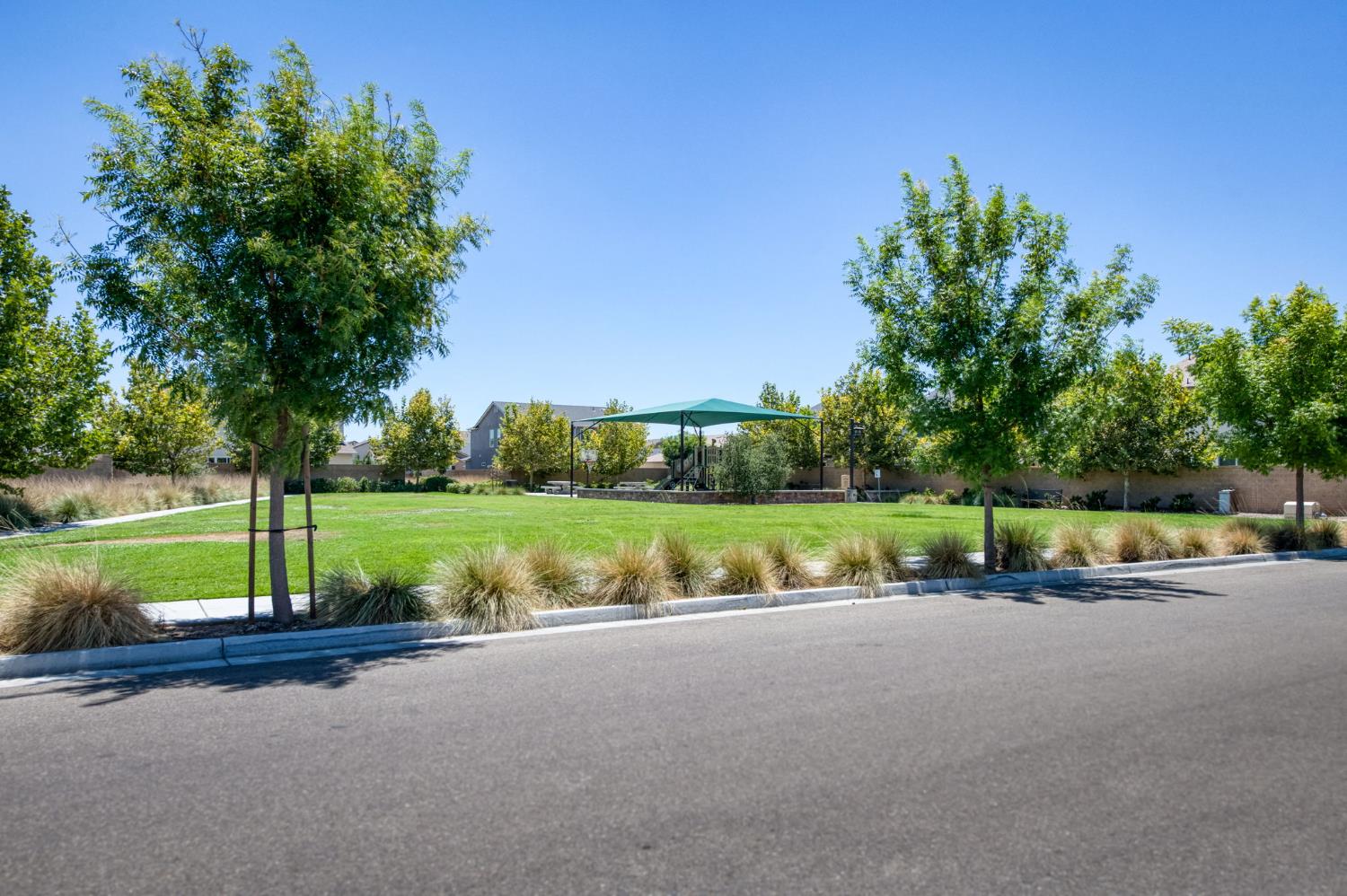 3853 Morris Ave, Clovis, CA 93619