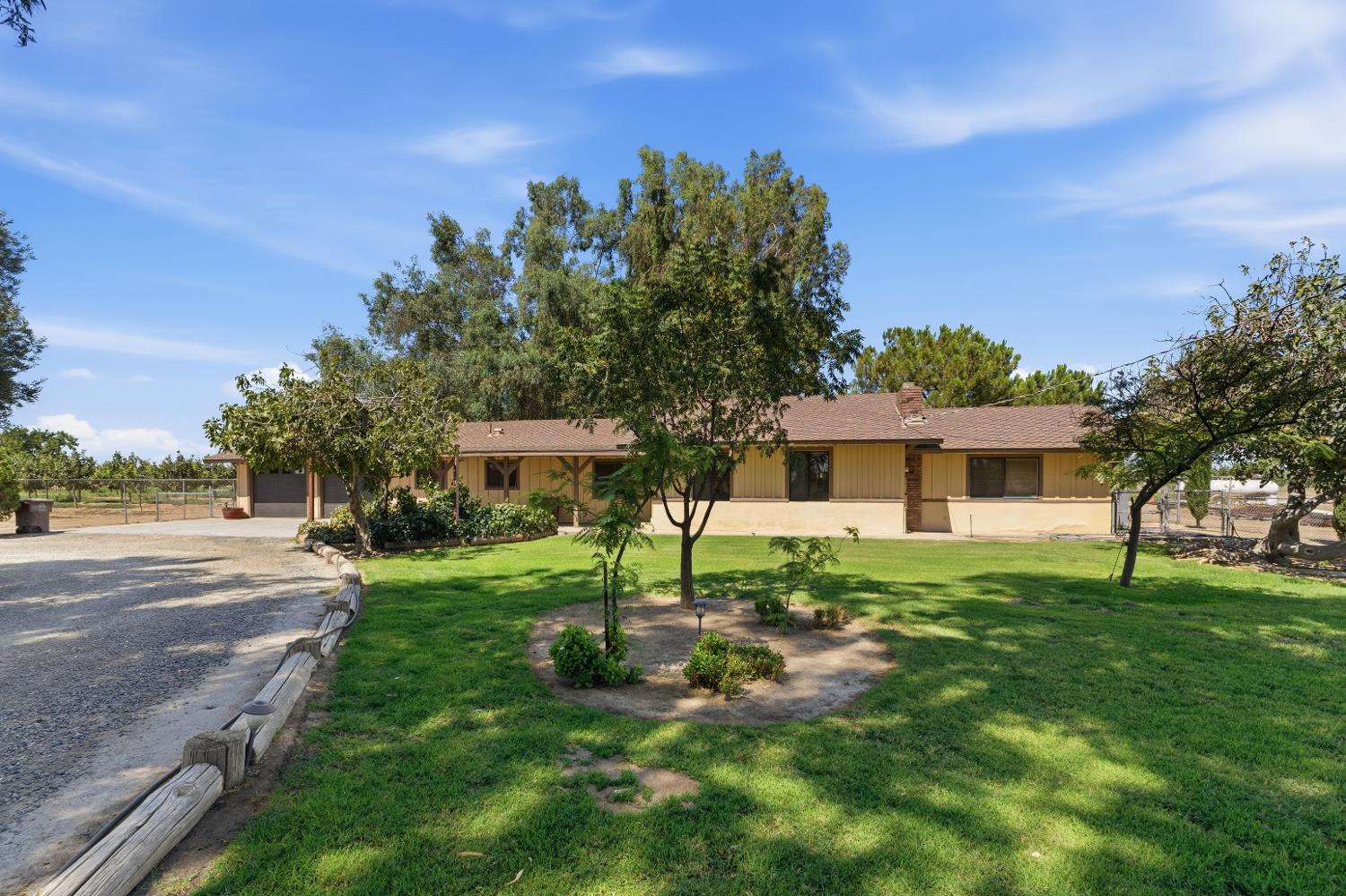 16528 14th Ave, Hanford, CA 93230
