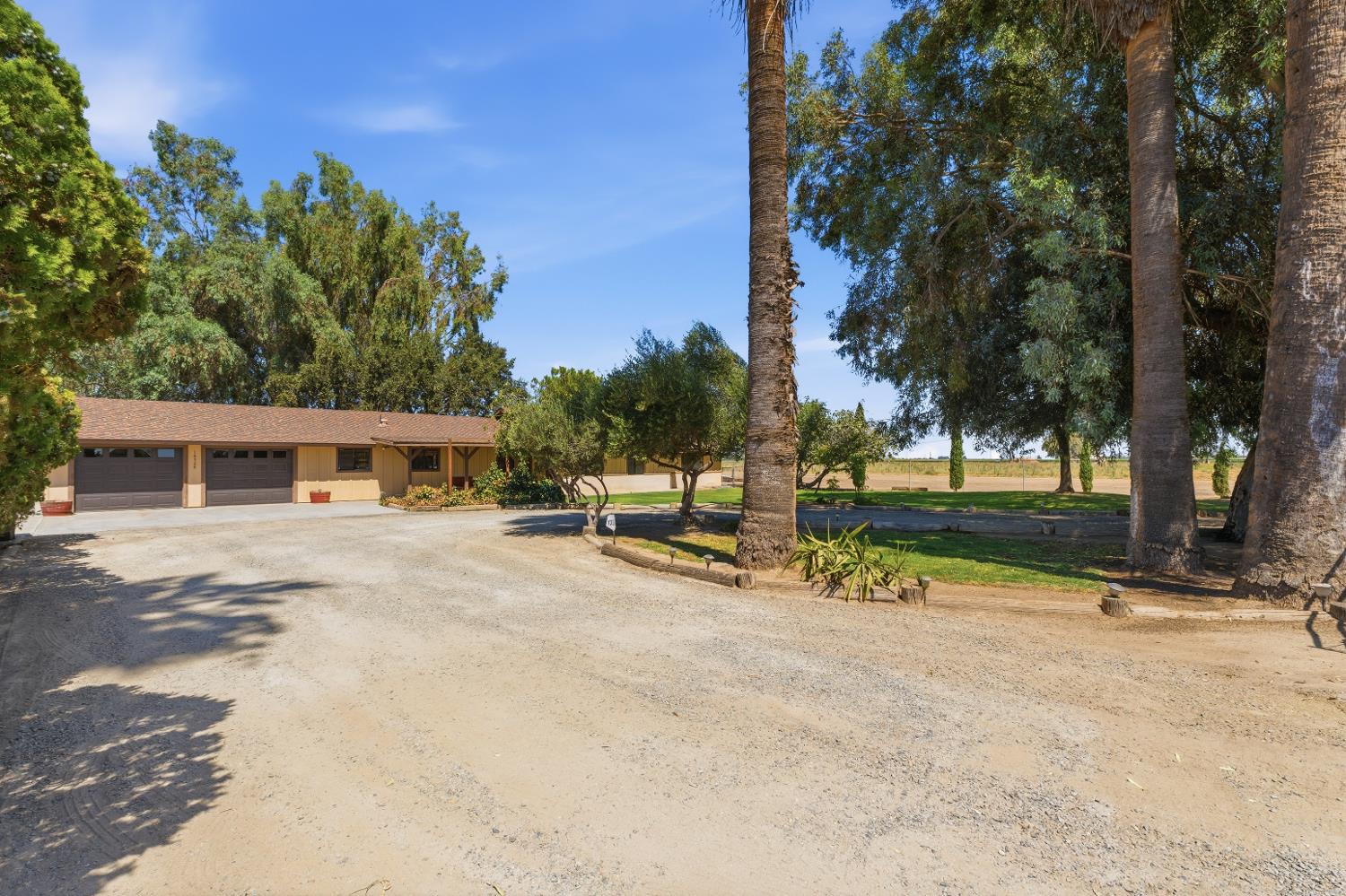 16528 14th Ave, Hanford, CA 93230