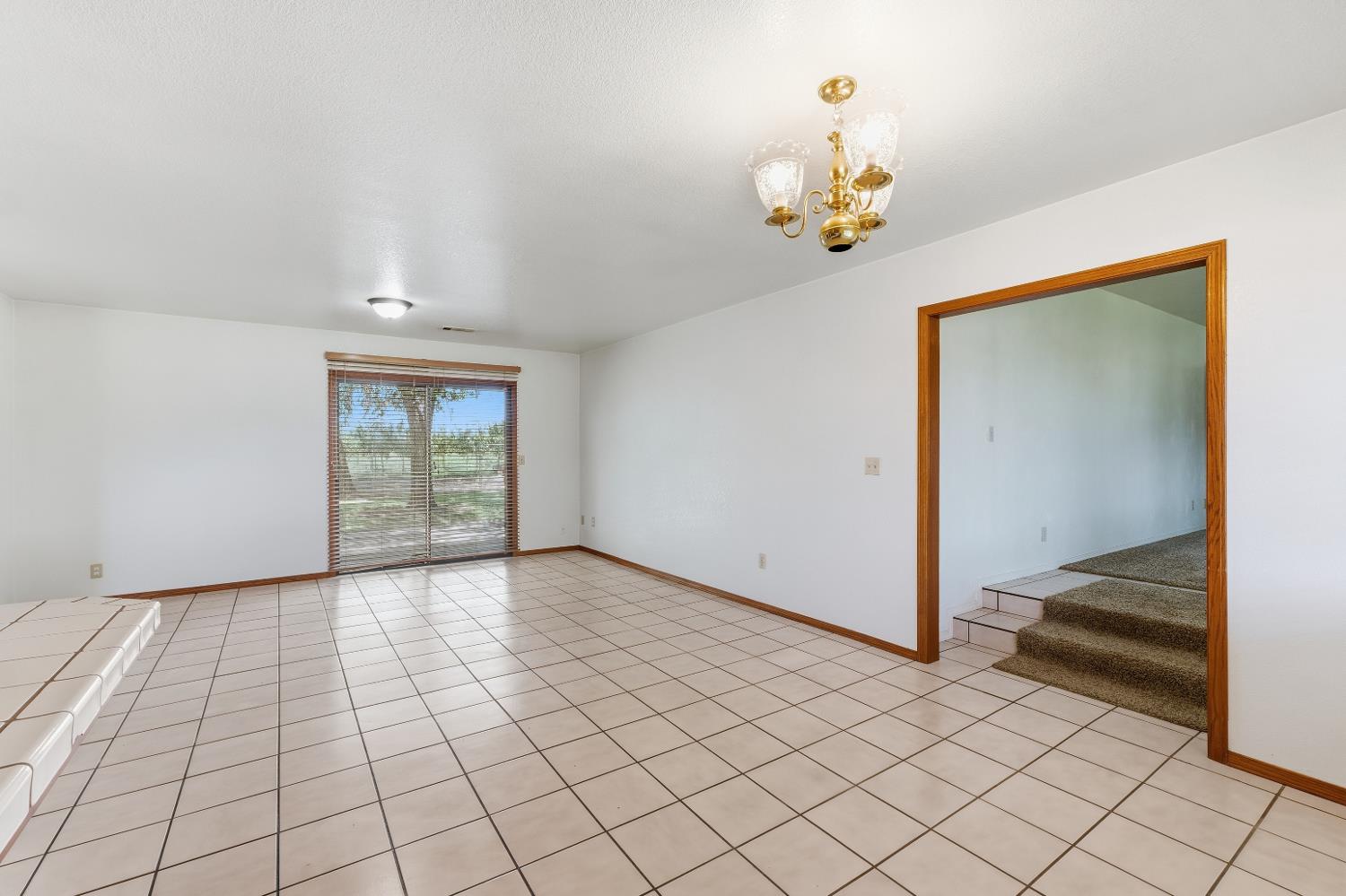 16528 14th Ave, Hanford, CA 93230
