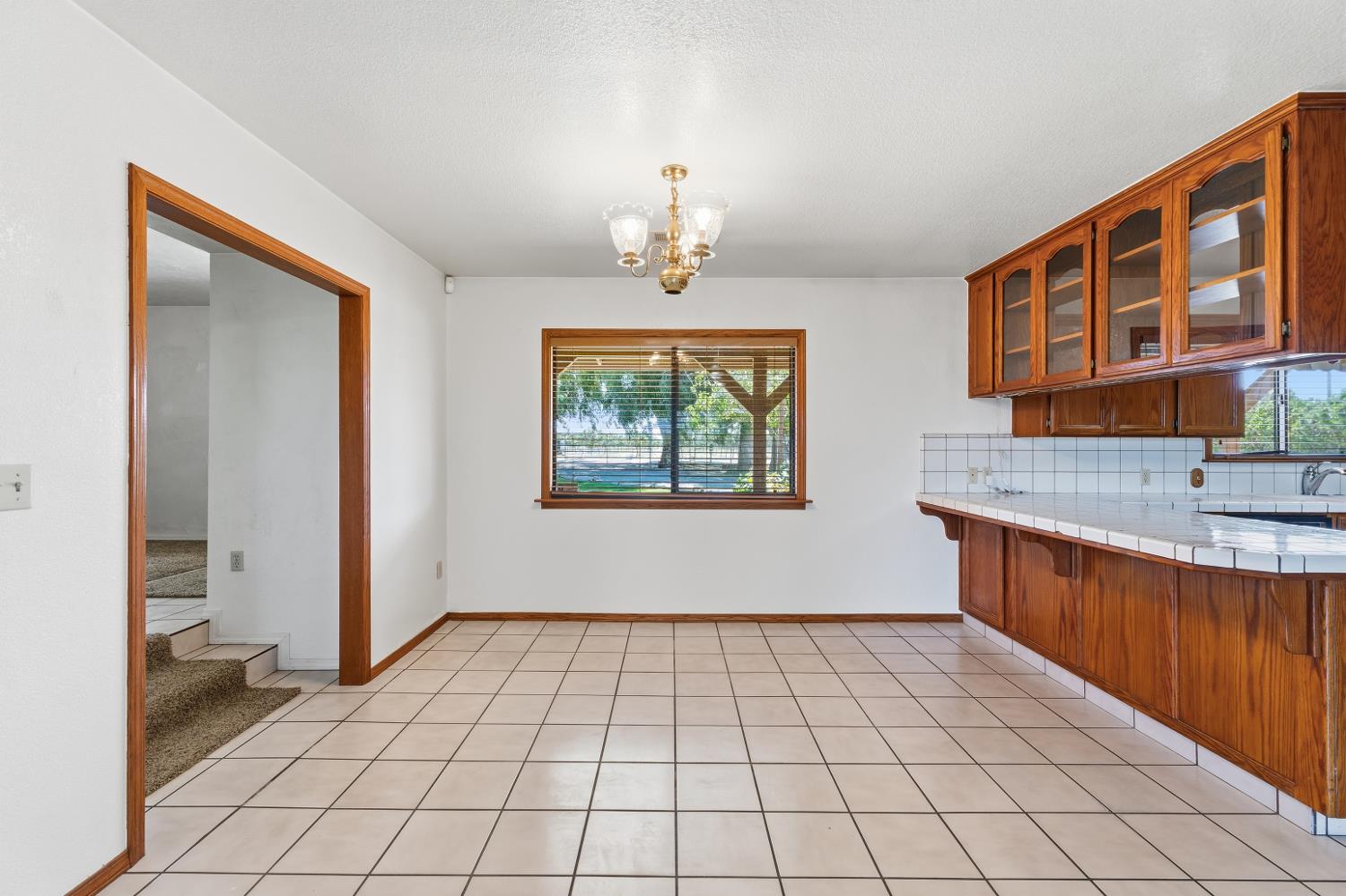 16528 14th Ave, Hanford, CA 93230