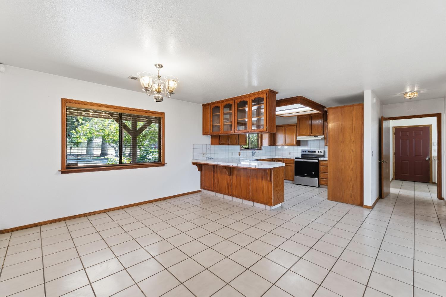 16528 14th Ave, Hanford, CA 93230