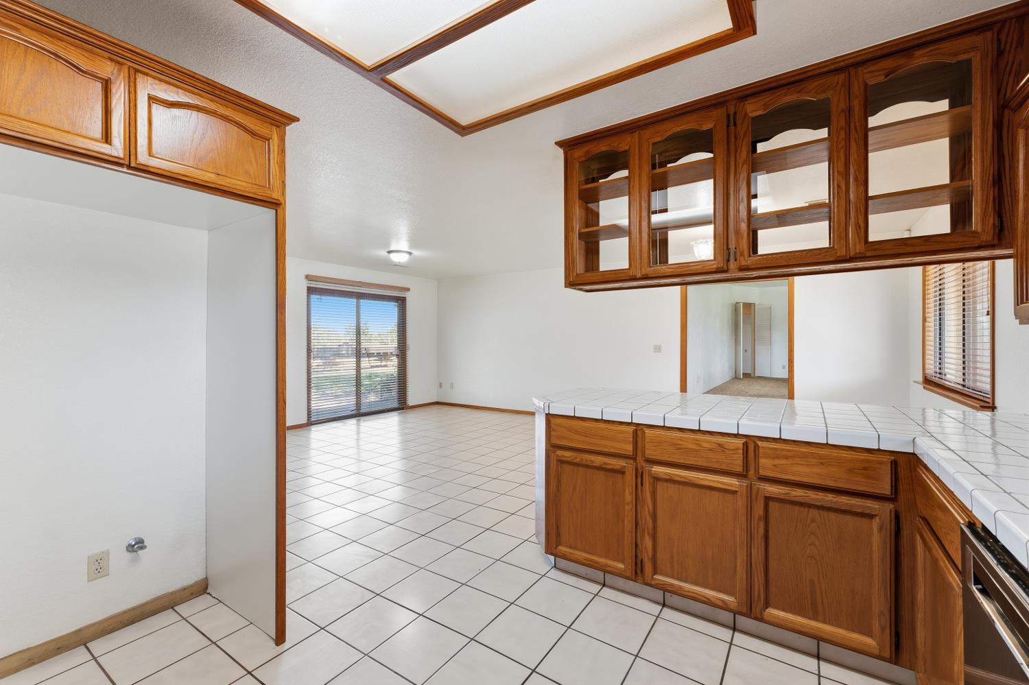 16528 14th Ave, Hanford, CA 93230