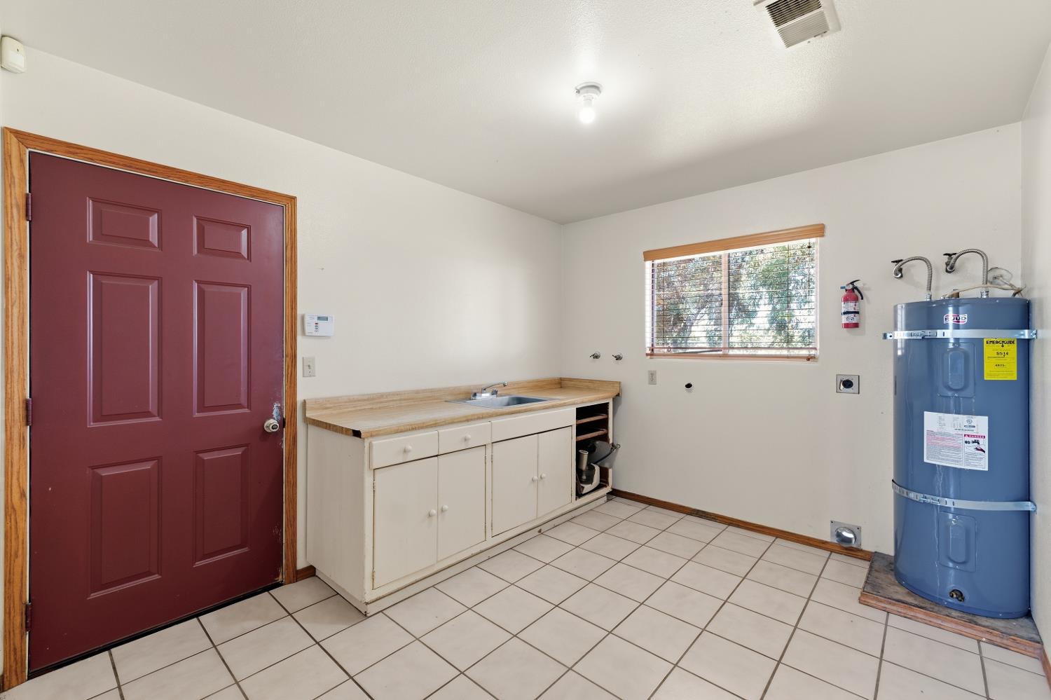 16528 14th Ave, Hanford, CA 93230