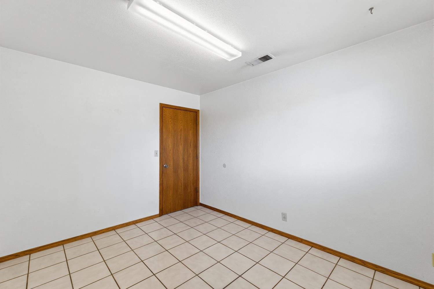 16528 14th Ave, Hanford, CA 93230