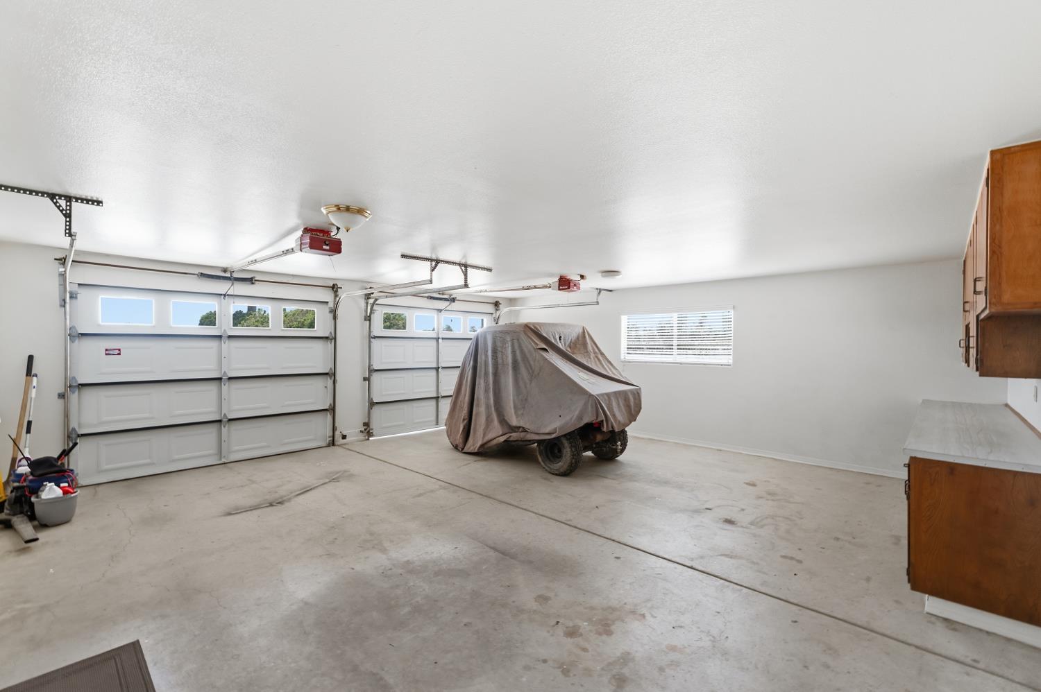 16528 14th Ave, Hanford, CA 93230