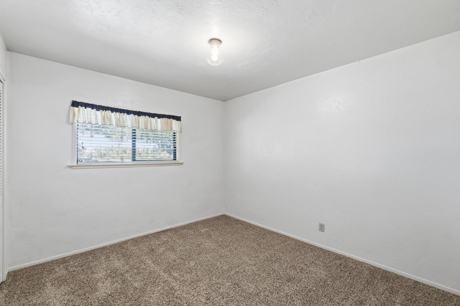 16528 14th Ave, Hanford, CA 93230