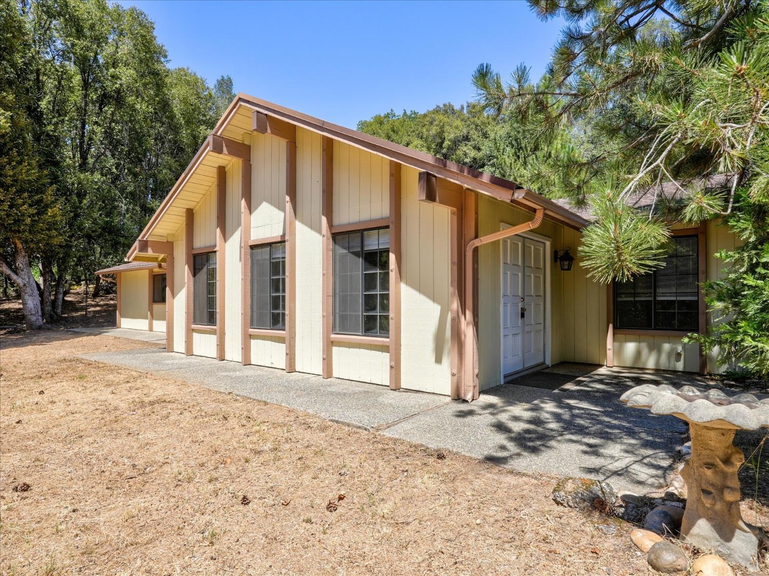 37912 China Creek Rd, Oakhurst, CA 93644