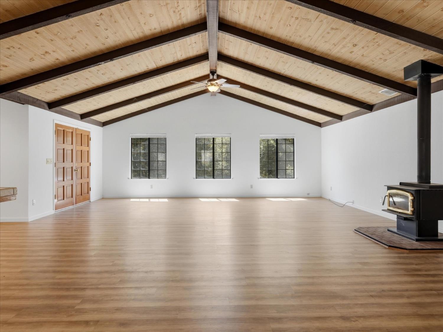 37912 China Creek Rd, Oakhurst, CA 93644