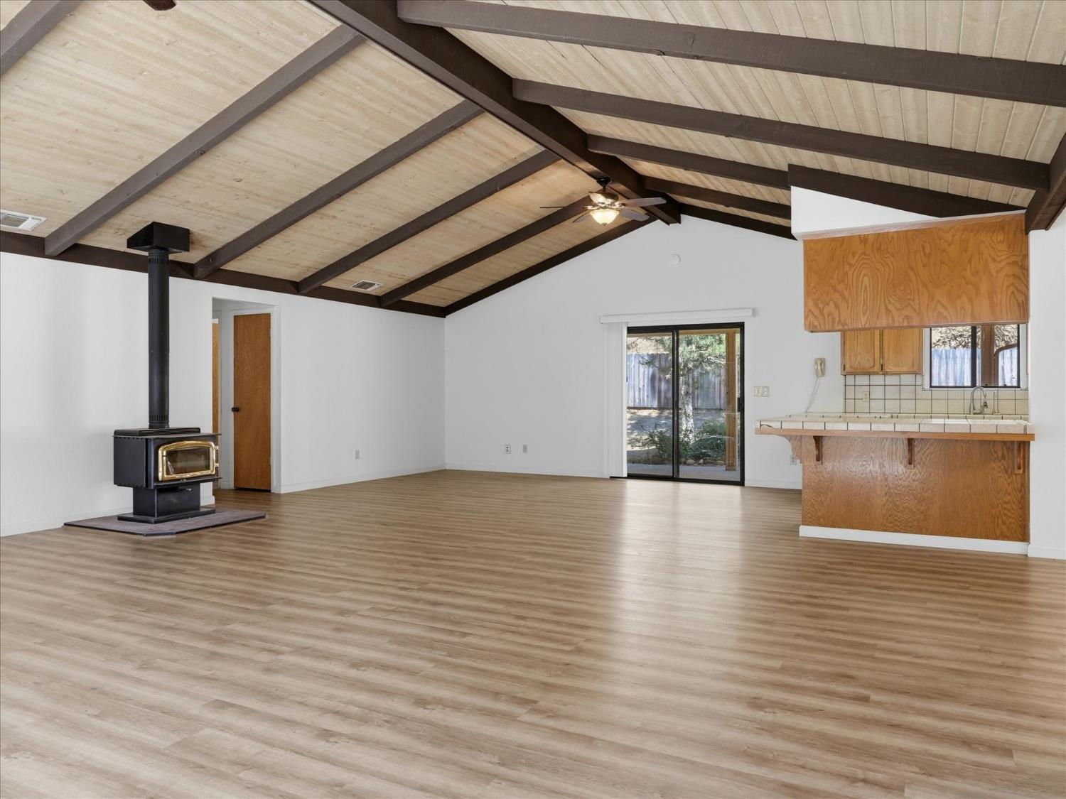 37912 China Creek Rd, Oakhurst, CA 93644