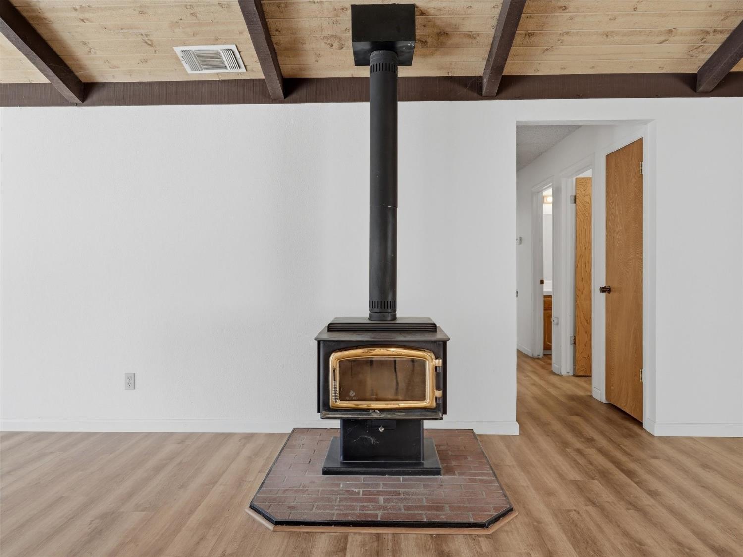 37912 China Creek Rd, Oakhurst, CA 93644