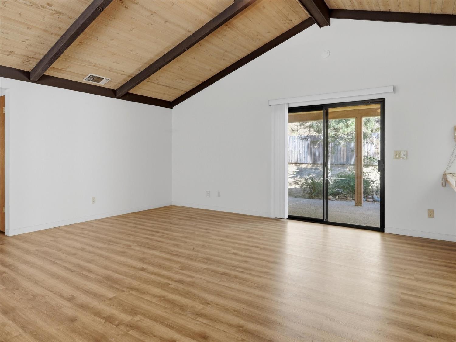 37912 China Creek Rd, Oakhurst, CA 93644