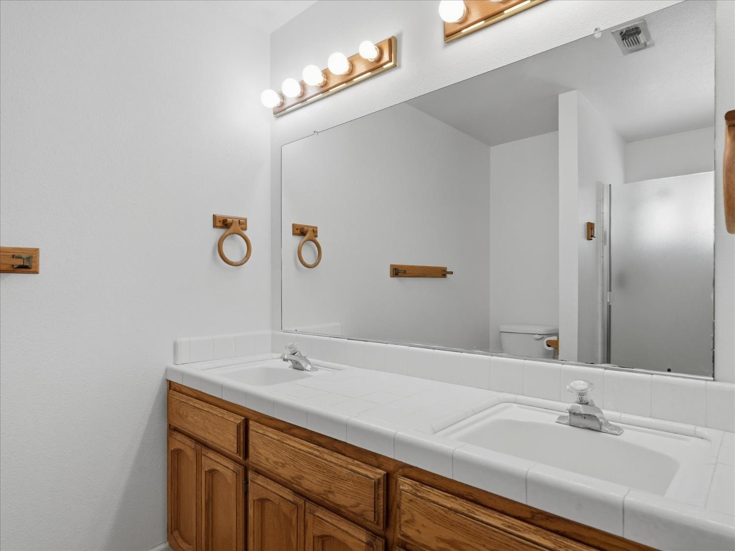 37912 China Creek Rd, Oakhurst, CA 93644