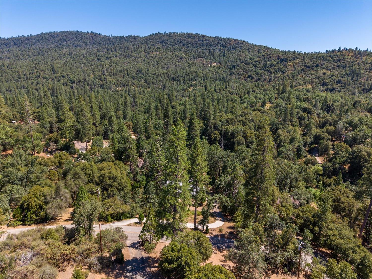 37912 China Creek Rd, Oakhurst, CA 93644